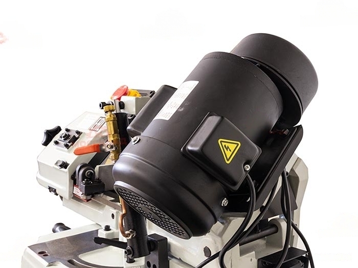 Ленточнопильный станок BS-128 HDR с гидроразгрузкой