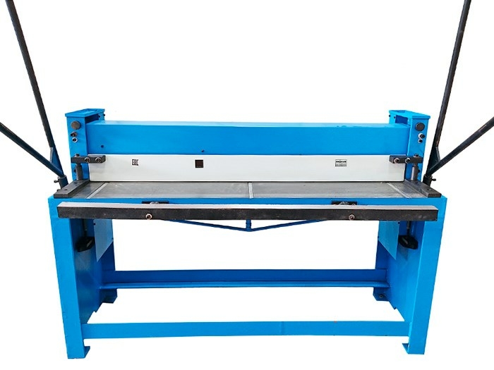 Ножницы гильотинные ручные Q01-1.5x1500