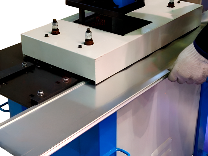 Фальцепрокатный станок LC-12MR (15 фальцев + ролики открытый лежачий фальц)