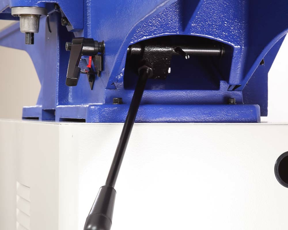 Фуговальный станок BELMASH J200/1800ARH (1.7 кВт, 400 В) (S230A)