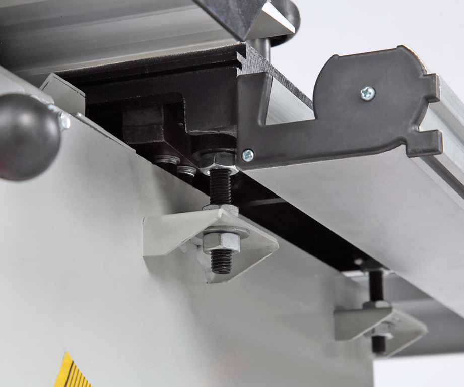 Станок круглопильный с подвижным столом BELMASH TS-250ST1000/400 (S193A)