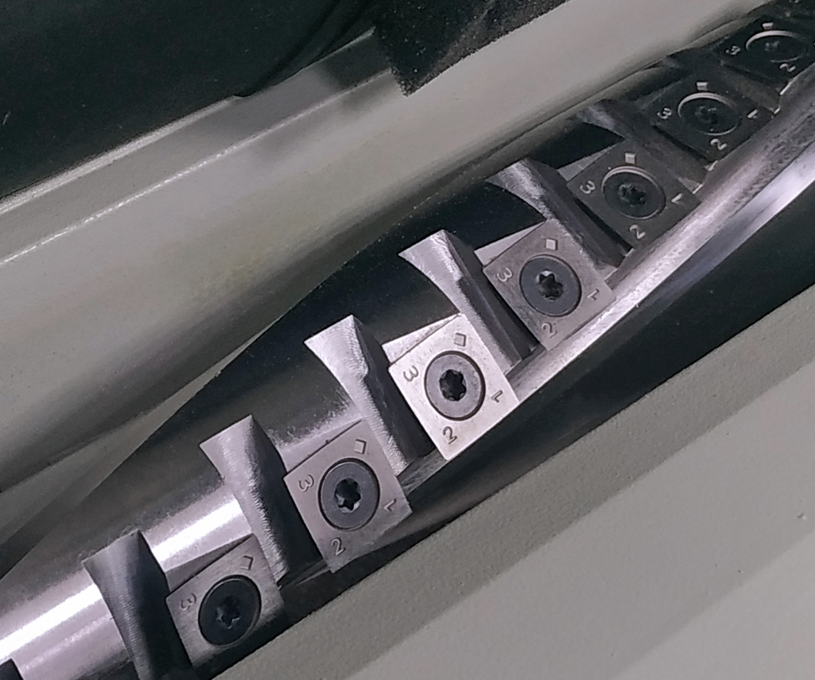 Рейсмусовый станок с Helical валом BELMASH P2200MH (S215A)