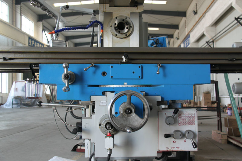 Широкоуниверсальный фрезерный станок Weida X6436 с УЦИ