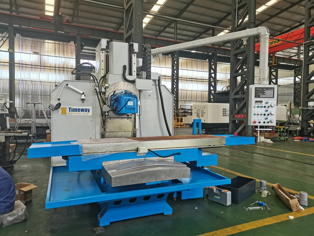 Тяжелый широкоуниверсальный фрезерный станок Weida X715 с УЦИ