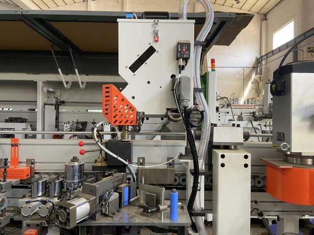 Кромкооблицовочный автоматический станок HOLD HY310