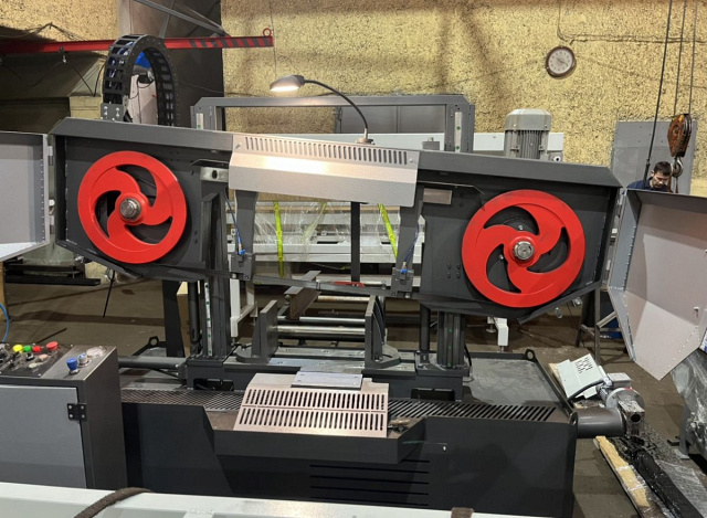 Полуавтоматический ленточнопильный станок IRONMAC CUT-350CSAF RUS