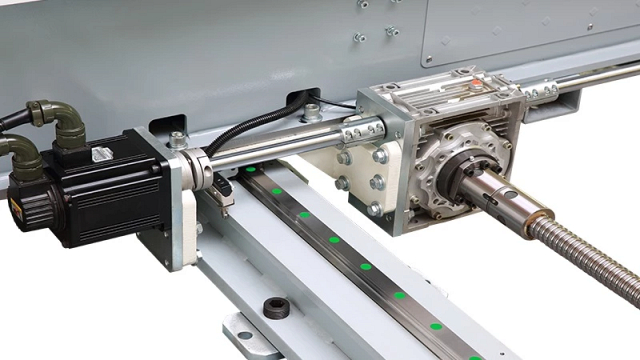 Двухсторонний кромкооблицовочный станок Nanxing NB7HS2P