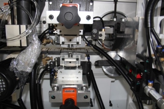 Кромкооблицовочный автоматический станок BJD F732JSR-Z