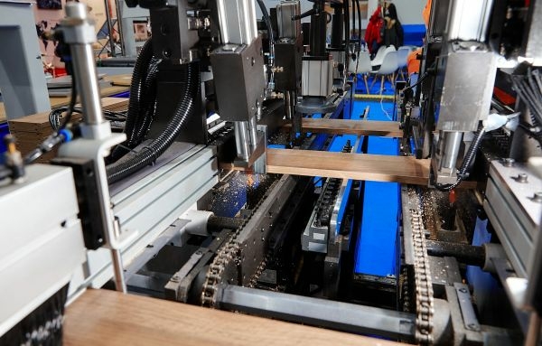 Автоматический сверлильно-присадочный станок KDT-6032TJ