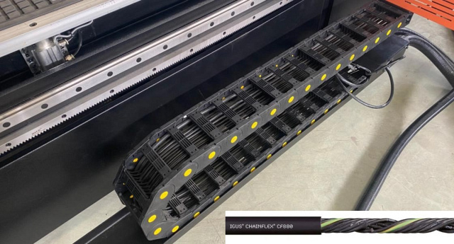 Фрезерный обрабатывающий центр с ЧПУ с автоматической сменой инструмента Filato RS 2028 DJ Lab