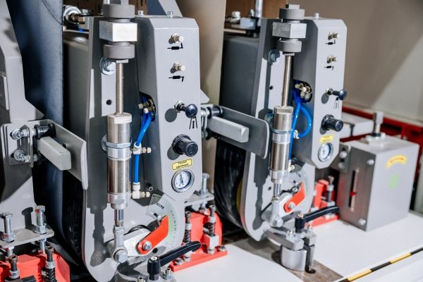 Автоматический плоскошлифовальный станок MMS A6 MMK213B-RR