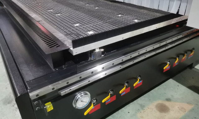 Фрезерный обрабатывающий центр с ЧПУ с автоматической сменой инструмента Filato RS 2028 DJ Lab