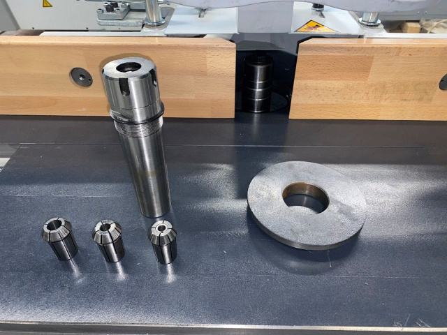 Фрезерный станок с кареткой и сменным шпинделем ALBA T2000SA