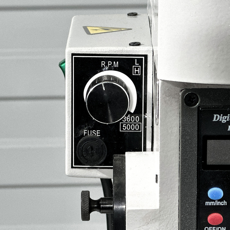 Настольный сверлильный станок AURA CM-6V (10050610)