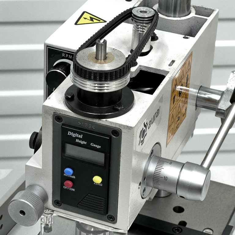 Настольный сверлильный станок AURA CM-6V (10050610)