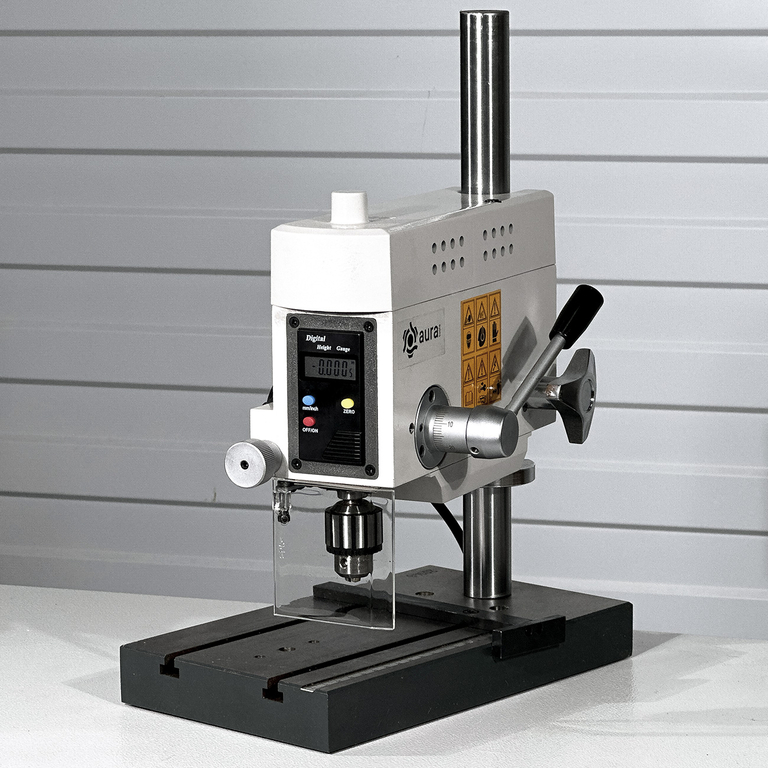 Настольный сверлильный станок AURA CM-6V (10050610)