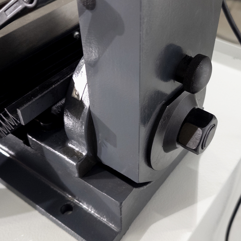 Фрезерно-сверлильный станок AURA FM-25VL (20025100)