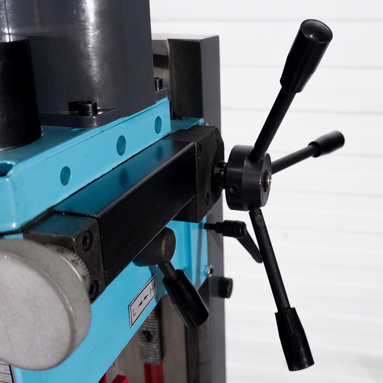 Фрезерно-сверлильный станок AURA FM-25VL (20025100)