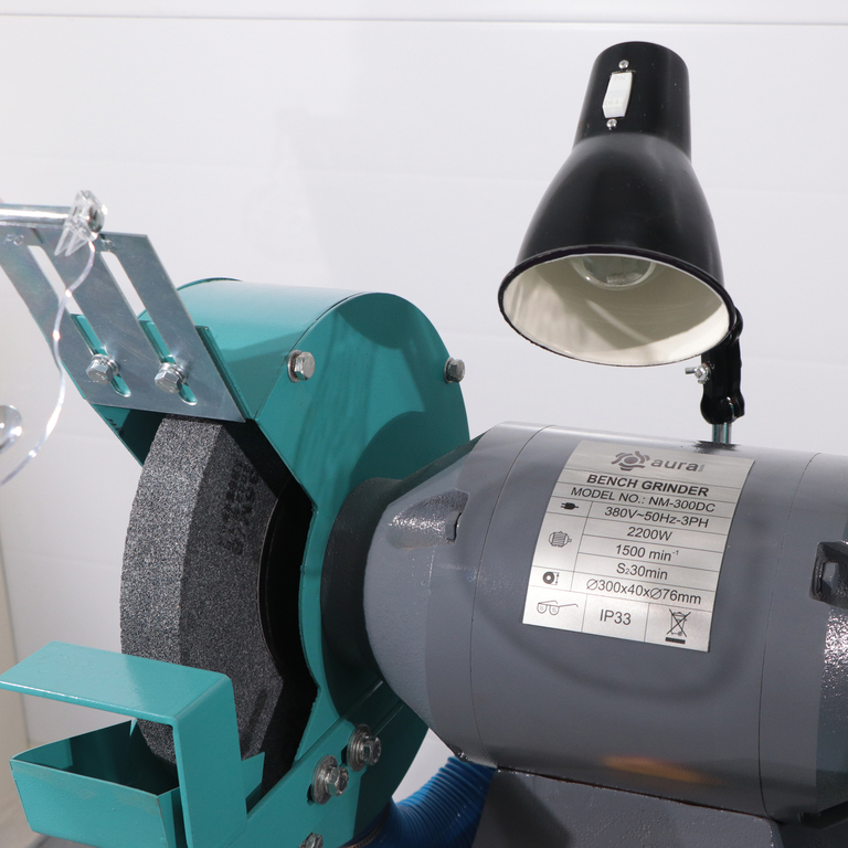 Двухдисковый шлифовальный станок с пылесосом AURA NM-300DC (60300300)