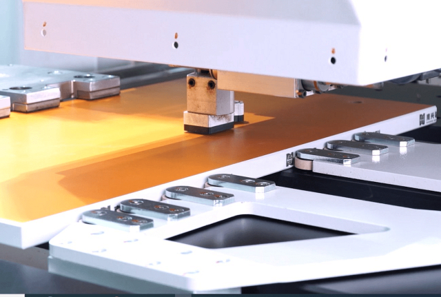 Сверлильно-присадочный центр с ЧПУ Nanxing NСB612