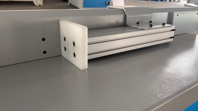 Автоматические торцовочные станки с толкателем EcoWood PushCut