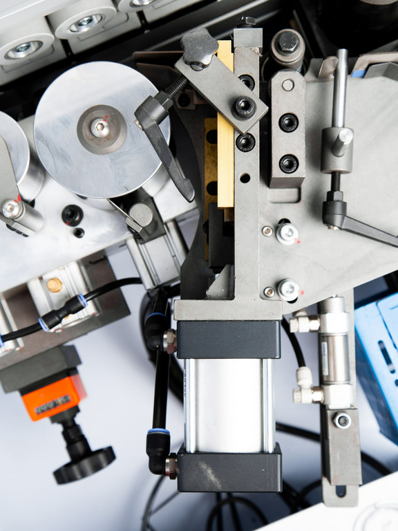 Автоматический кромкооблицовочный станок JIYU JY-465