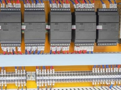 Автоматический кромкооблицовочный станок JIYU JY-468JG (PUR)