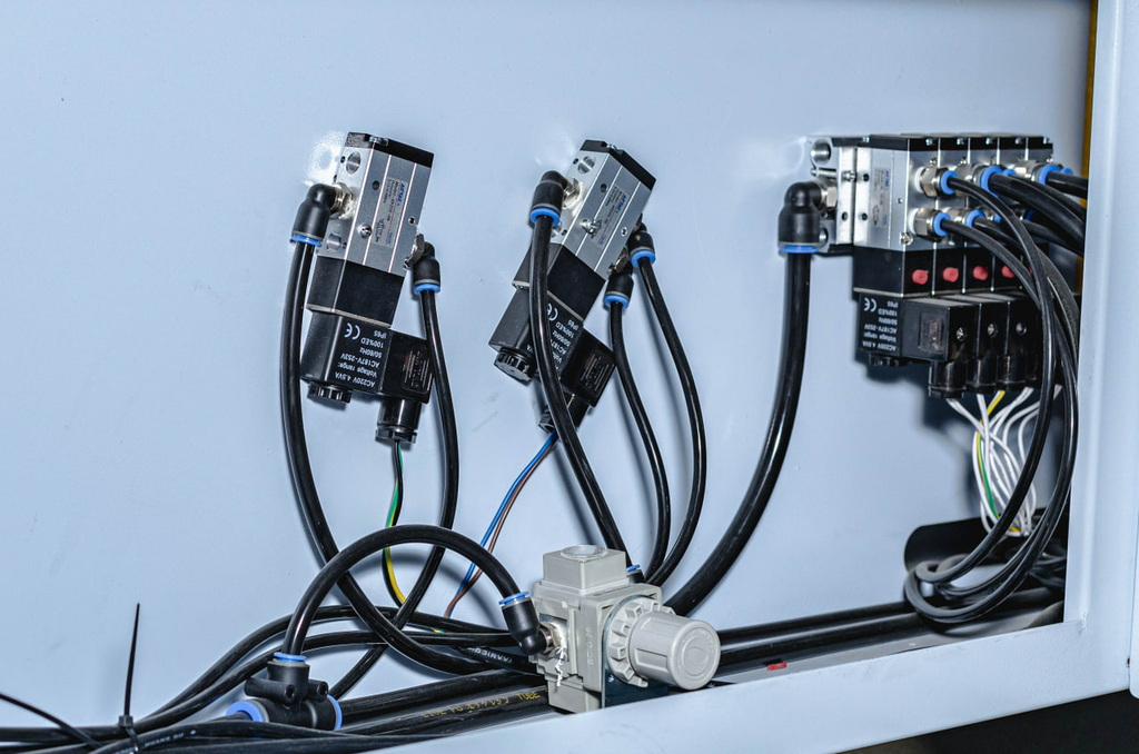 Автоматический кромкооблицовочный станок JIYU JY-468JK