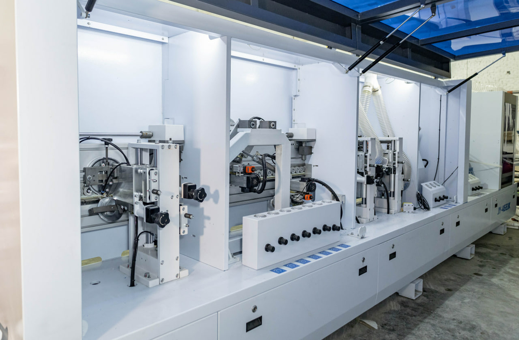 Автоматический кромкооблицовочный станок JIYU JY-468JK