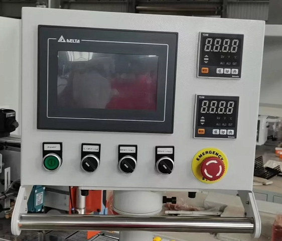 Автоматический кромкооблицовочный станок EXCITECH 424QLP