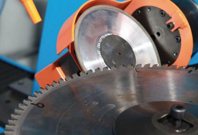 Автоматический станок с ЧПУ для заточки дисковых пил LAKFAM ASP-631F WL(E)