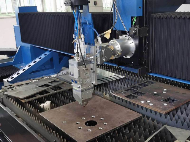 Автоматизированные комплексы лазерной резки YAWEI SMD HLE