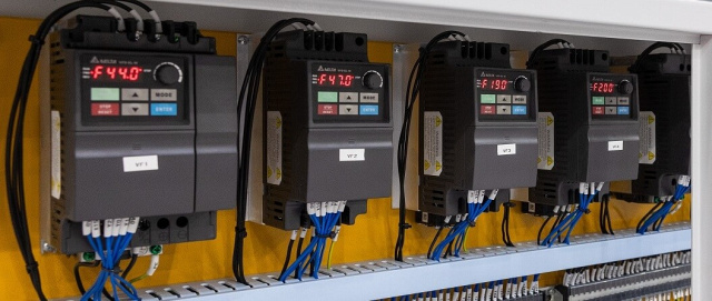 Автоматический кромкооблицовочный станок Excitech 736 Servo