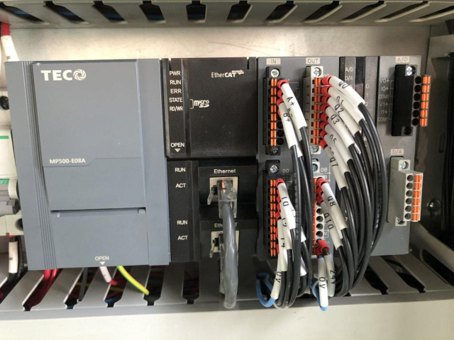 Автоматический торцовочный станок проходного типа EcoWood CFS-200 CFS-200 MAX