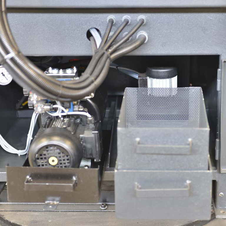 Ленточнопильный станок BekaMak BMSY 230 DG