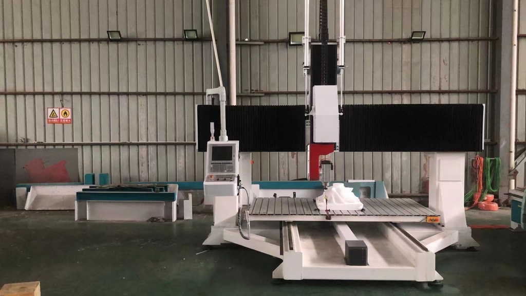 Обрабатывающий центр с чпу WoodTec 1320 - 5 AXIS