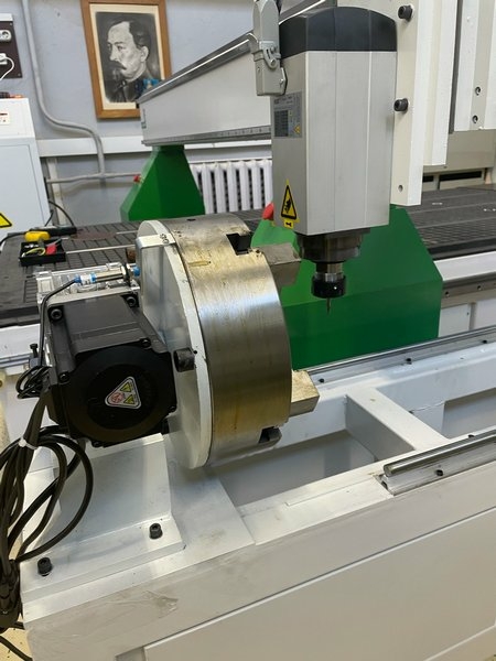 Фрезерно-гравировальный станок с чпу WoodTec HR 1325TC