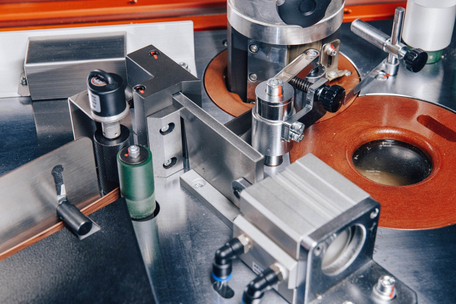 Кромкооблицовочный станок с ручной подачей Filato  FL-91