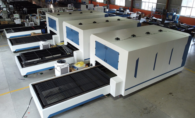 Оптоволоконная установка лазерного раскроя L5