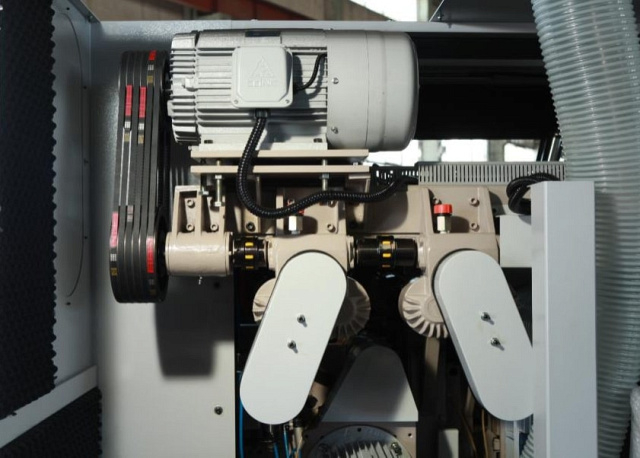 Четырехсторонний продольно-фрезерный станок QUADRO 923 Ultra