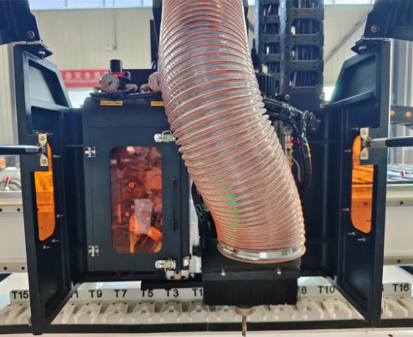 Фрезерный обрабатывающий центр с ЧПУ с автоматической сменой инструмента Filato RS 2028 BH Lab