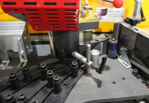 Автоматический кромкооблицовочный станок Nanxing NB6PG