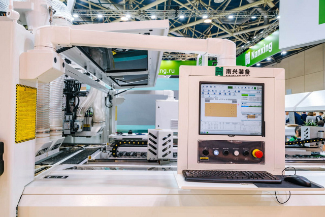 Сверлильно-присадочный центр с ЧПУ Nanxing NСB612DPL