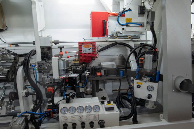 Автоматический кромкооблицовочный станок Nanxing NB875