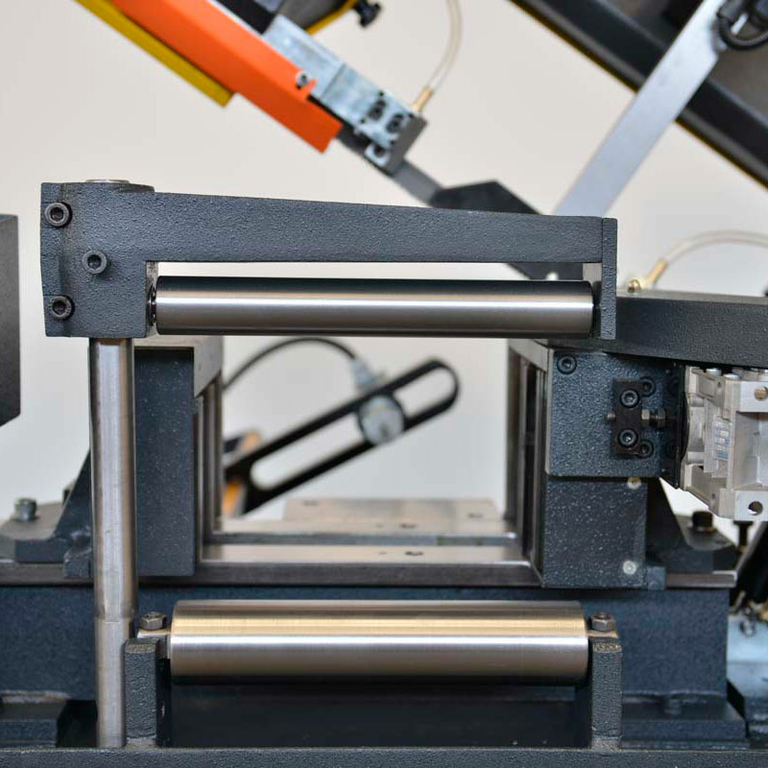 Ленточнопильный станок BekaMak BMSO 230