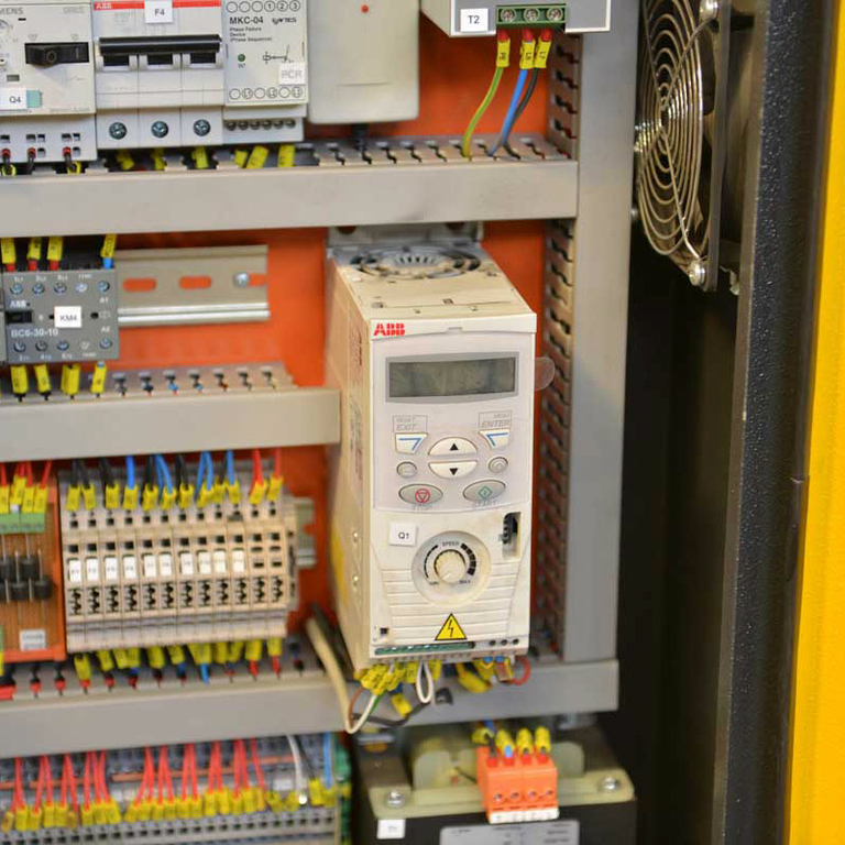 Дисковый отрезной станок с ЧПУ Beka-Mak BMDO 80CS