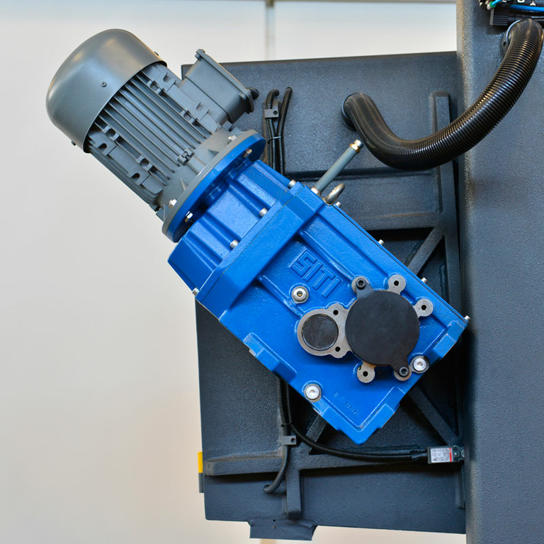 Ленточнопильный станок с ЧПУ Beka-Mak BMSO 460CH NC