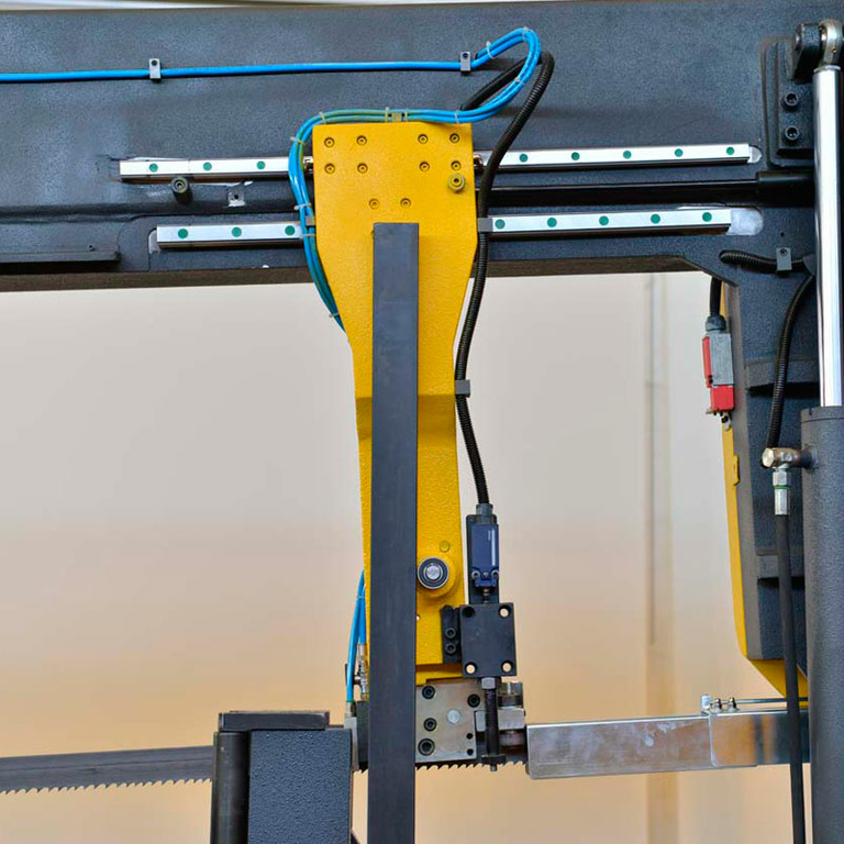 Ленточнопильный станок с ЧПУ Beka-Mak BMSO 560CH NC