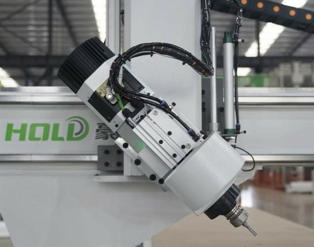 Универсальный обрабатывающий центр с ЧПУ HOLD HMG 4-300T