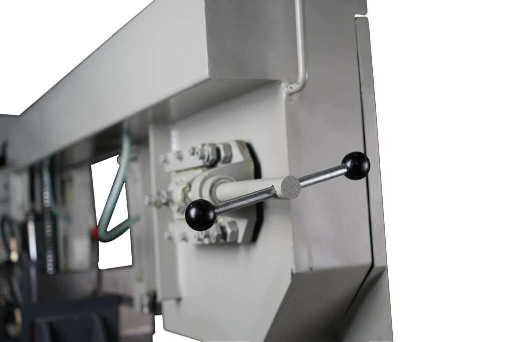 Полуавтоматический ленточнопильный станок MetalMaster BSM-330R SAF